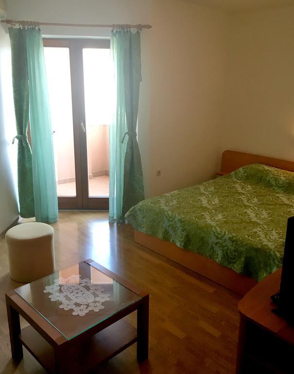 Apartman Frane Krk Town Eksteriør bilde